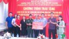 Ban Chỉ đạo điều hành chương trình phối hợp hoạt động liên kết  9 ngành của Phủ Lý trao tặng kinh phí hỗ trợ xây dựng nhà ở cho hộ gia đình ông Trần Văn Biên – hội viên hội nông dân Thôn 2, xã Đinh Xá, thành phố Phủ Lý