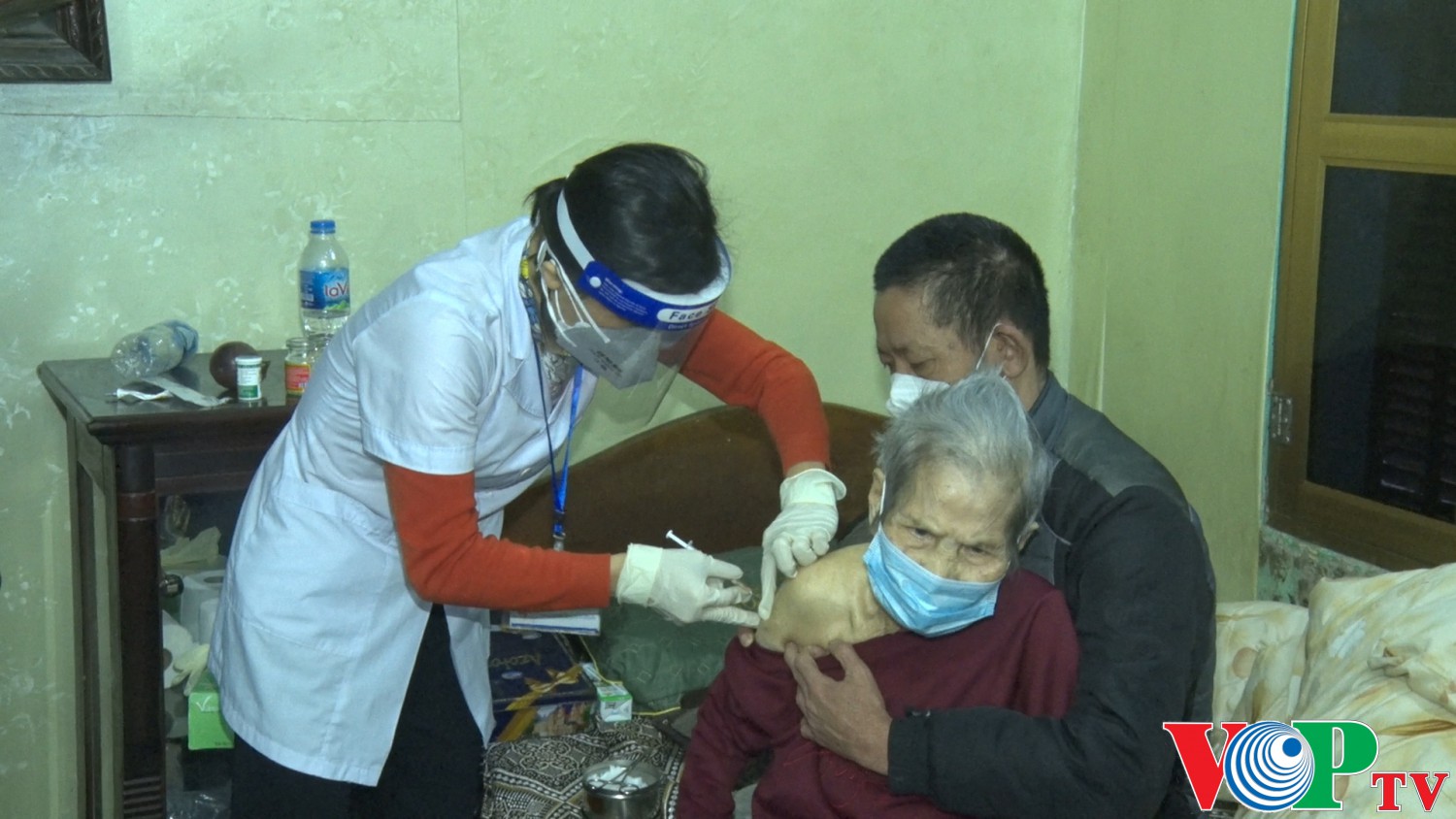 Thành Phố Phủ Lý tổ chức tiêm chủng lưu động vắc xin phòng Covid – 19 cho người cao tuổi, người tàn tật