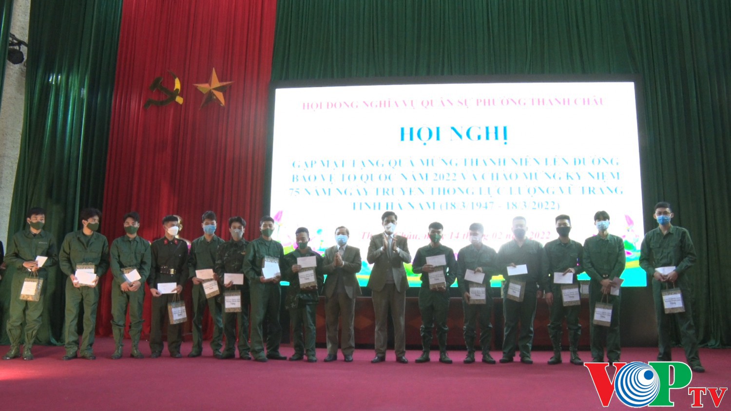 tin 00 01 52 21 Still042
