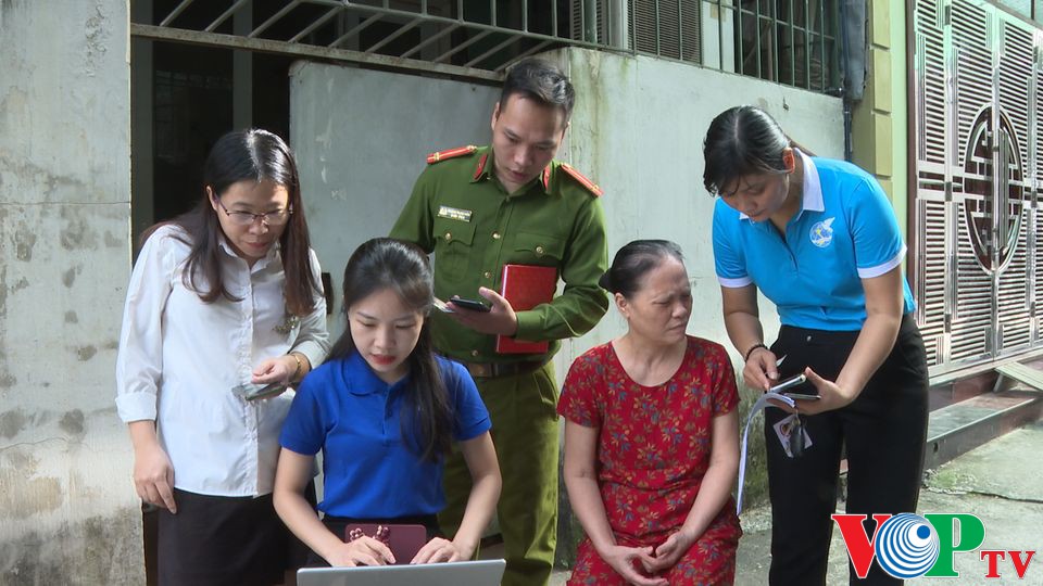 Phường Hai Bà Trưng- TP Phủ Lý ra quân tuyên truyền chuyển đổi số cộng đồng