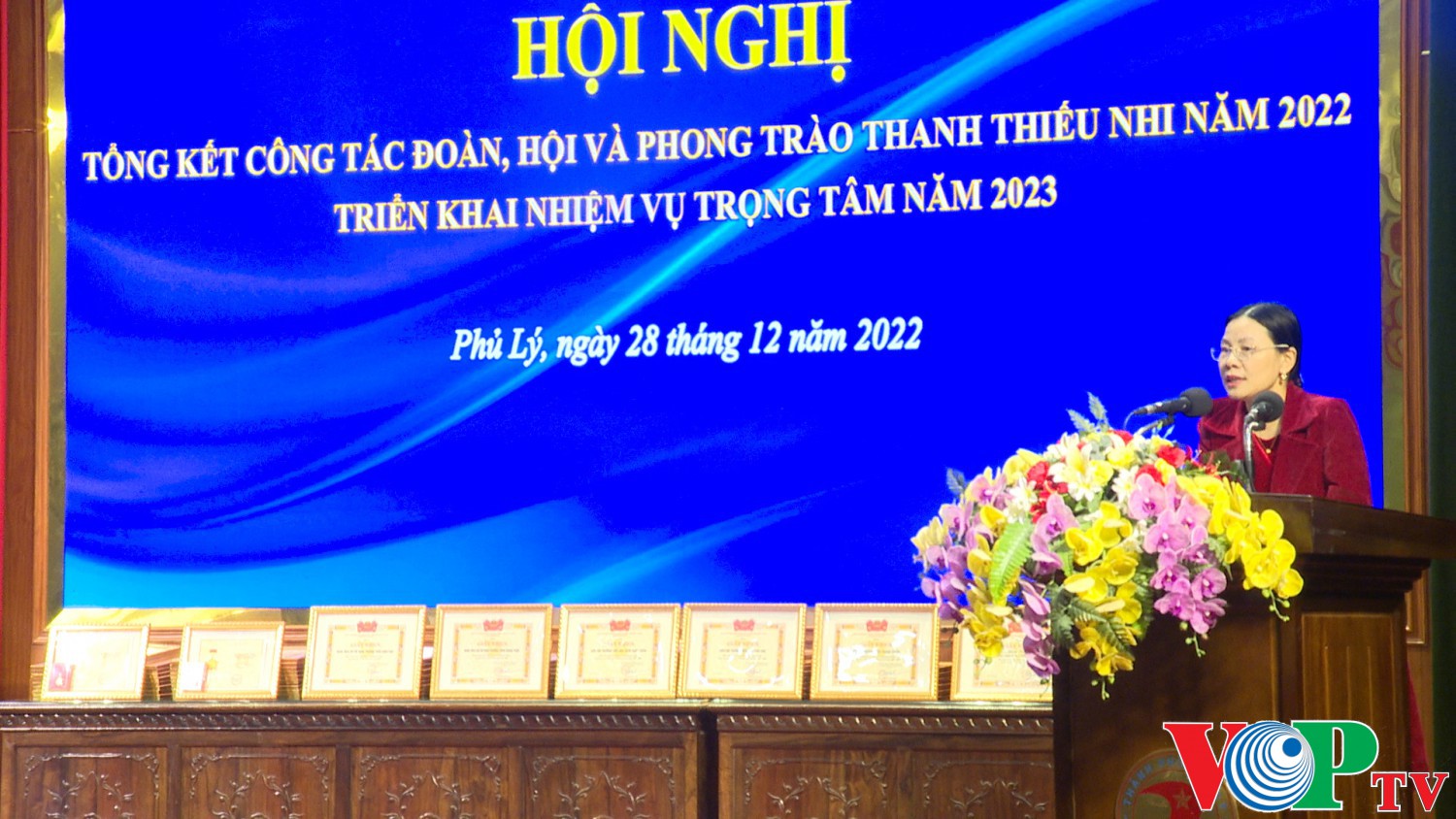 quang 00 03 52 08 Still267