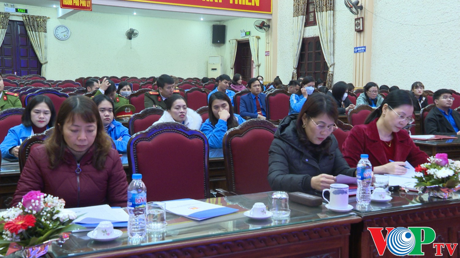 quang 00 05 46 15 Still273