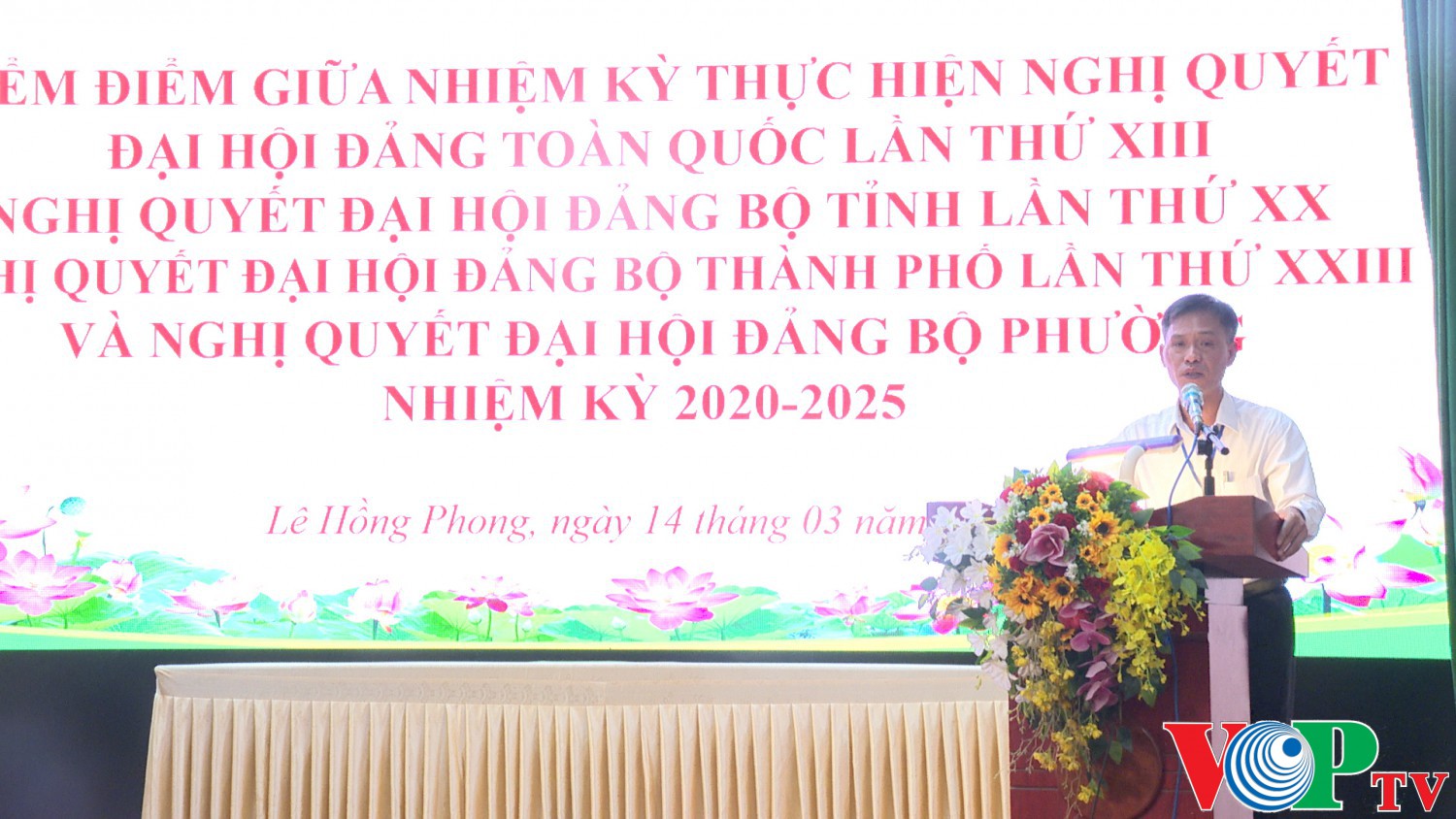 quang 00 00 42 14 Still804