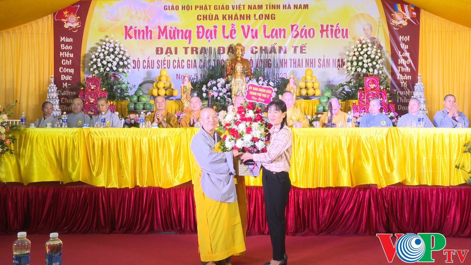 quang 00 00 42 09 Still034