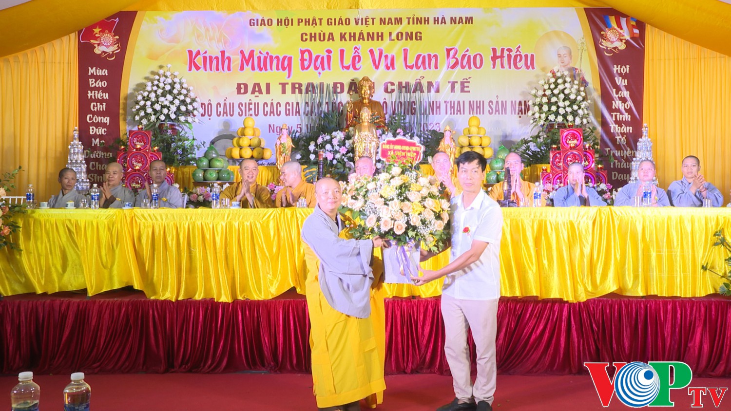 quang 00 00 42 16 Still038