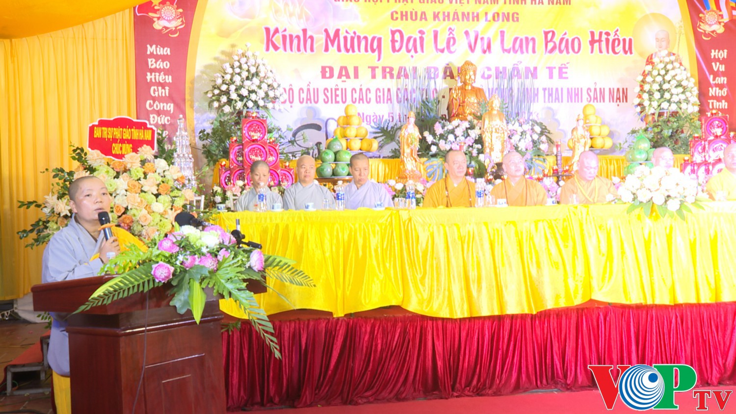 quang 00 00 52 18 Still025