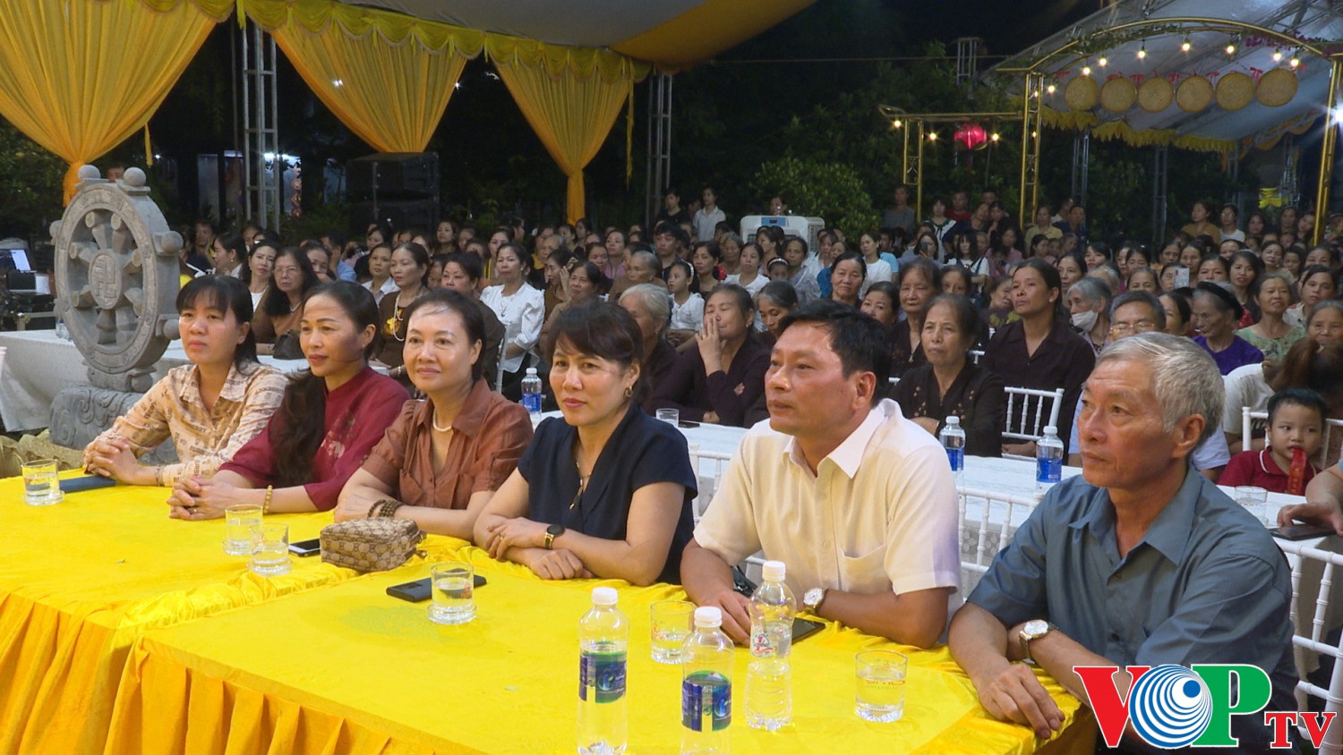 quang 00 00 55 11 Still030