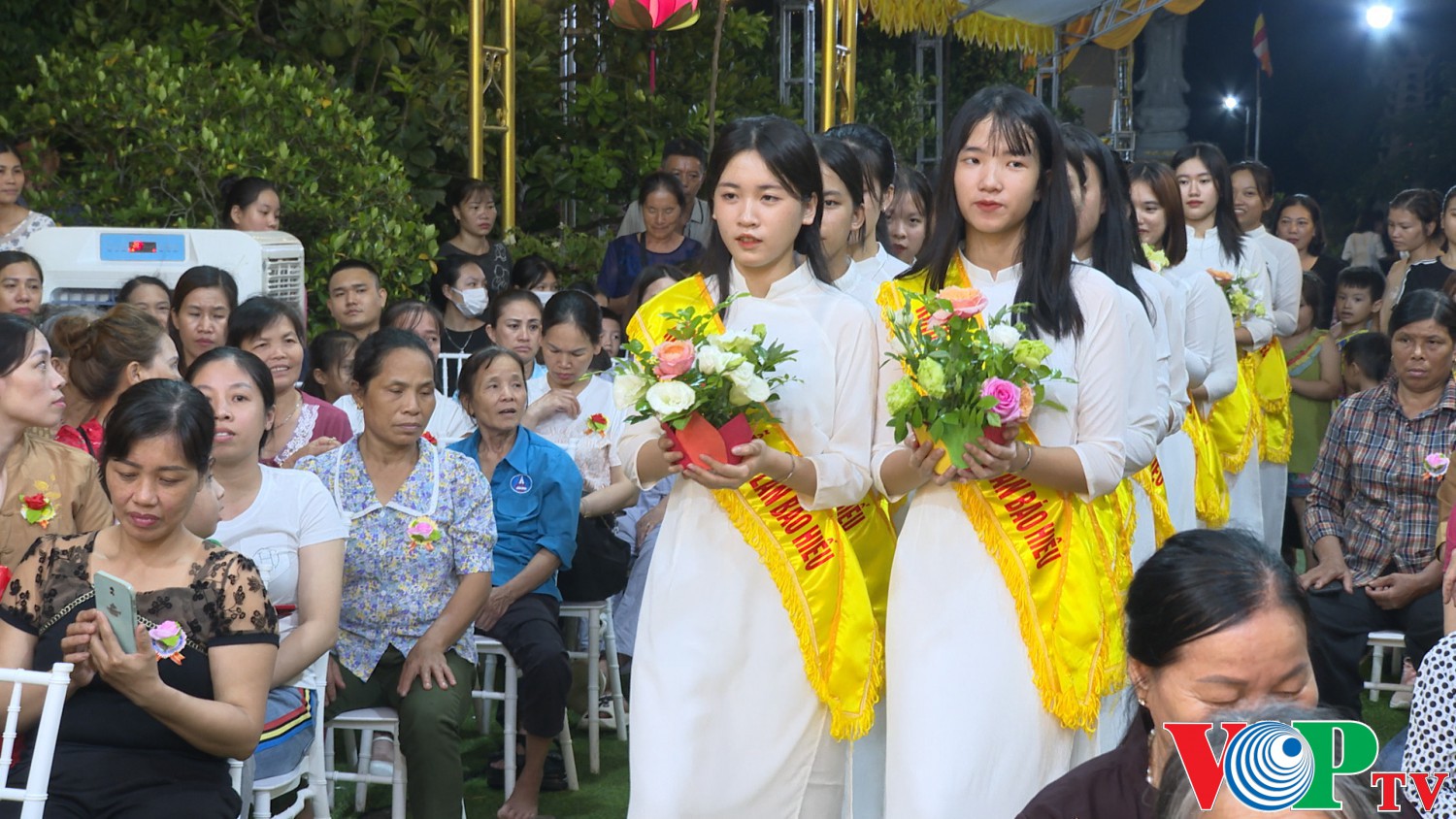 quang 00 00 59 12 Still041
