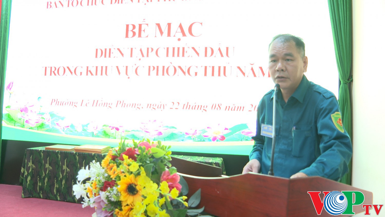 quang 00 01 22 04 Still095