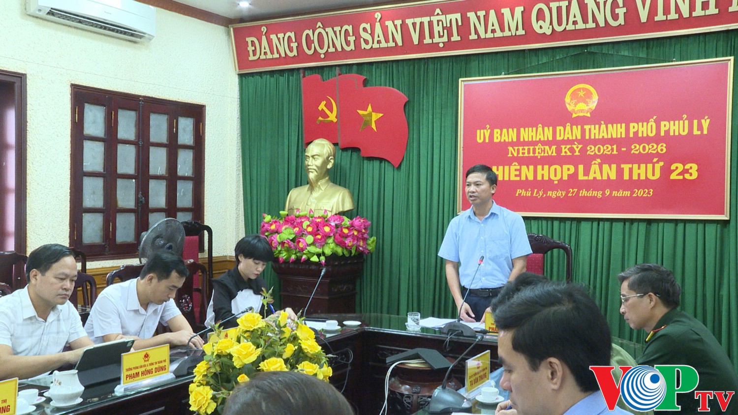 quang 00 04 12 14 Still415