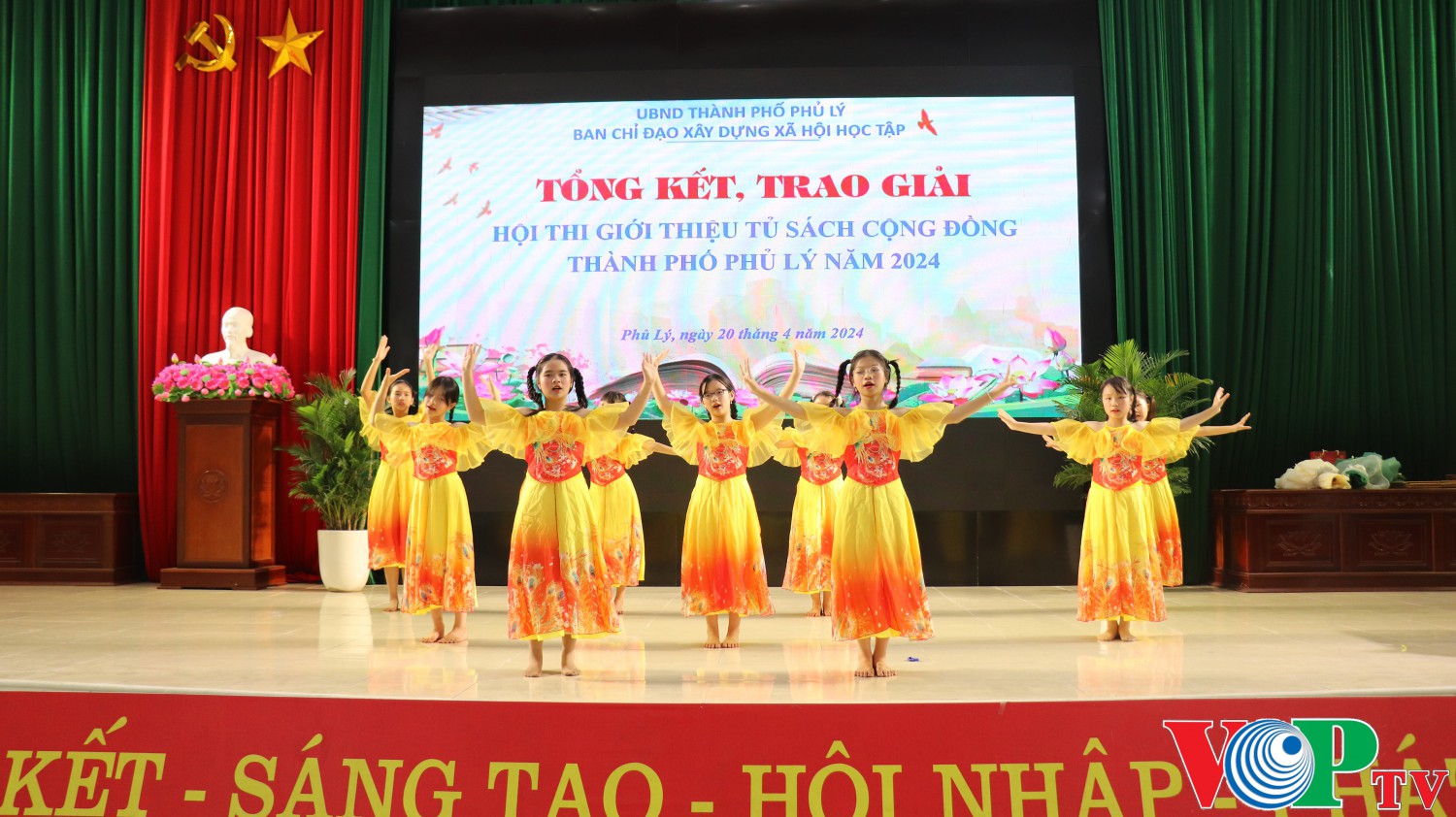 Ban chỉ đạo xây dựng xã hội học tập Thành phố Phủ Lý tổng kết, trao giải Hội thi giới thiệu tủ sách cộng đồng Thành phố Phủ Lý năm 2024.