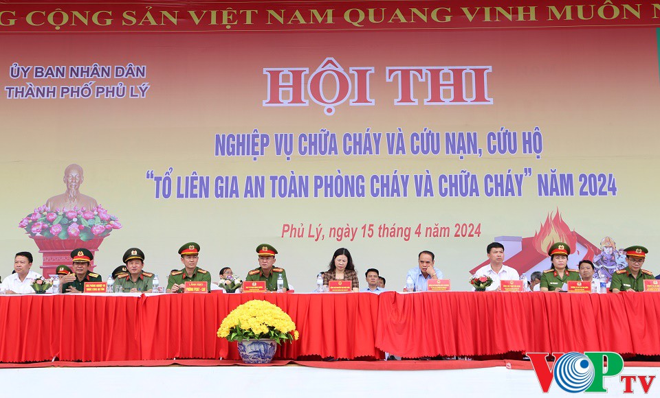 Thành phố Phủ Lý sôi nổi Hội thi nghiệp vụ chữa cháy và cứu nạn, cứu hộ  “Tổ liên gia an toàn PCCC năm 2024”