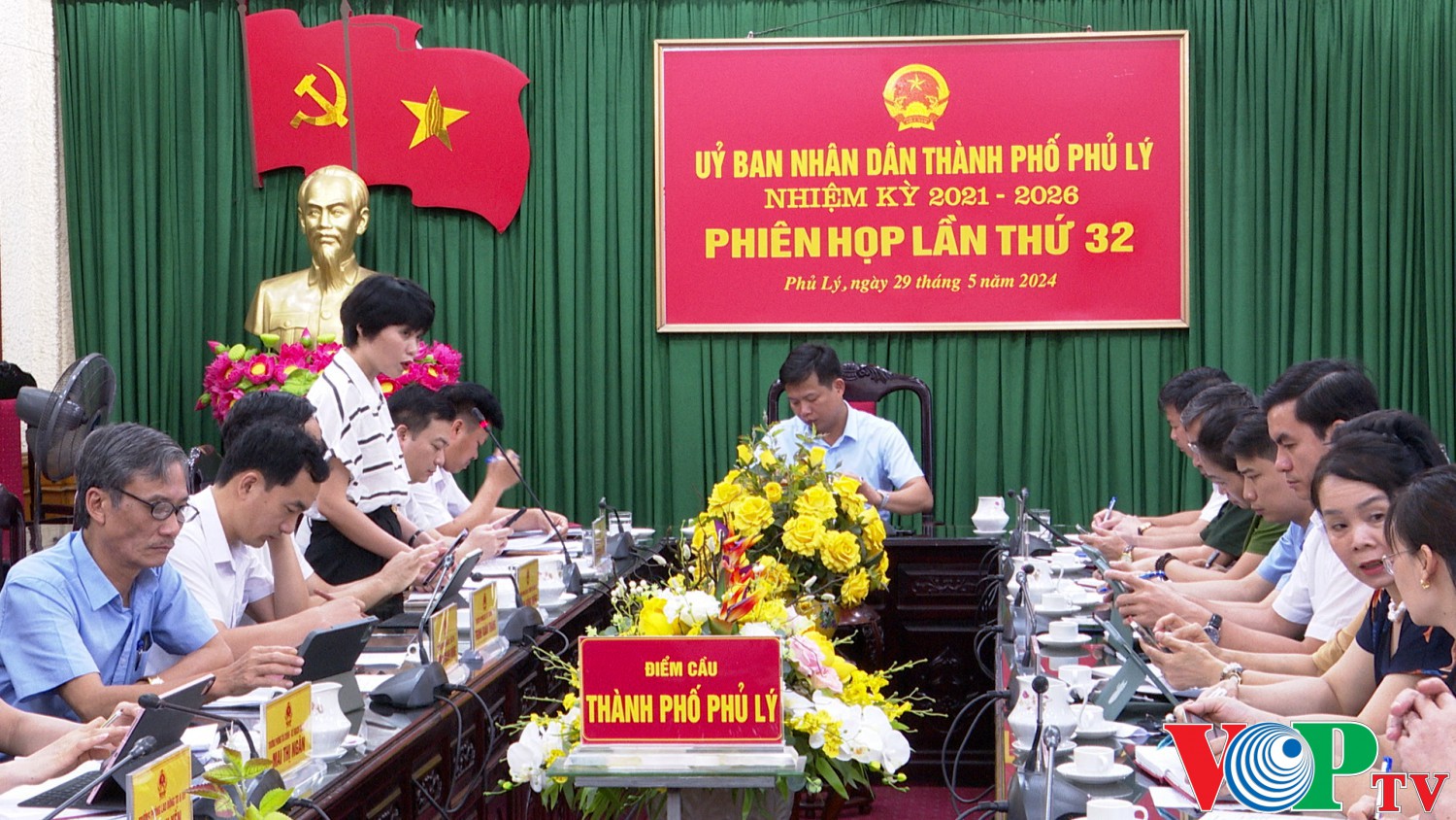 UBND thành phố Phủ Lý nhiệm kỳ 2021-2026 tổ chức phiên họp lần thứ 32