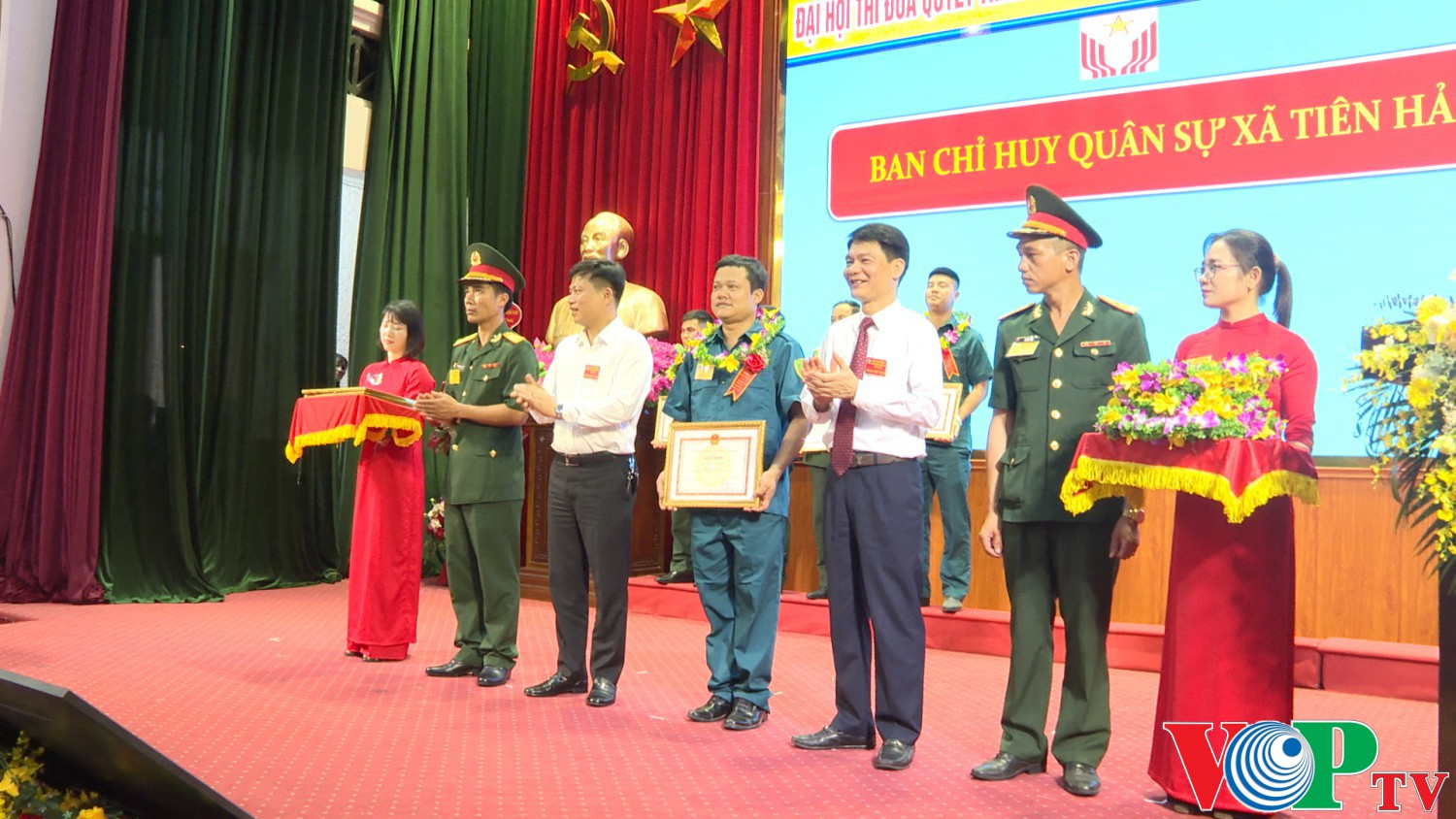 QUANG 00 00 58 24 Still438