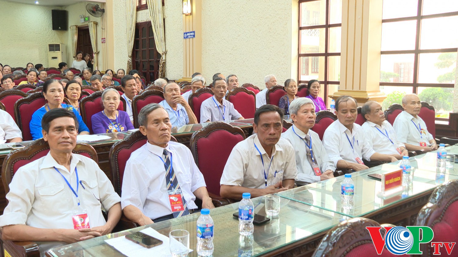 quang 00 01 04 13 Still082