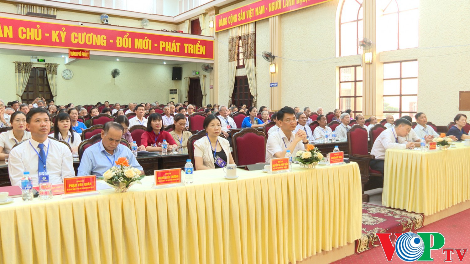 quang 00 02 36 20 Still087