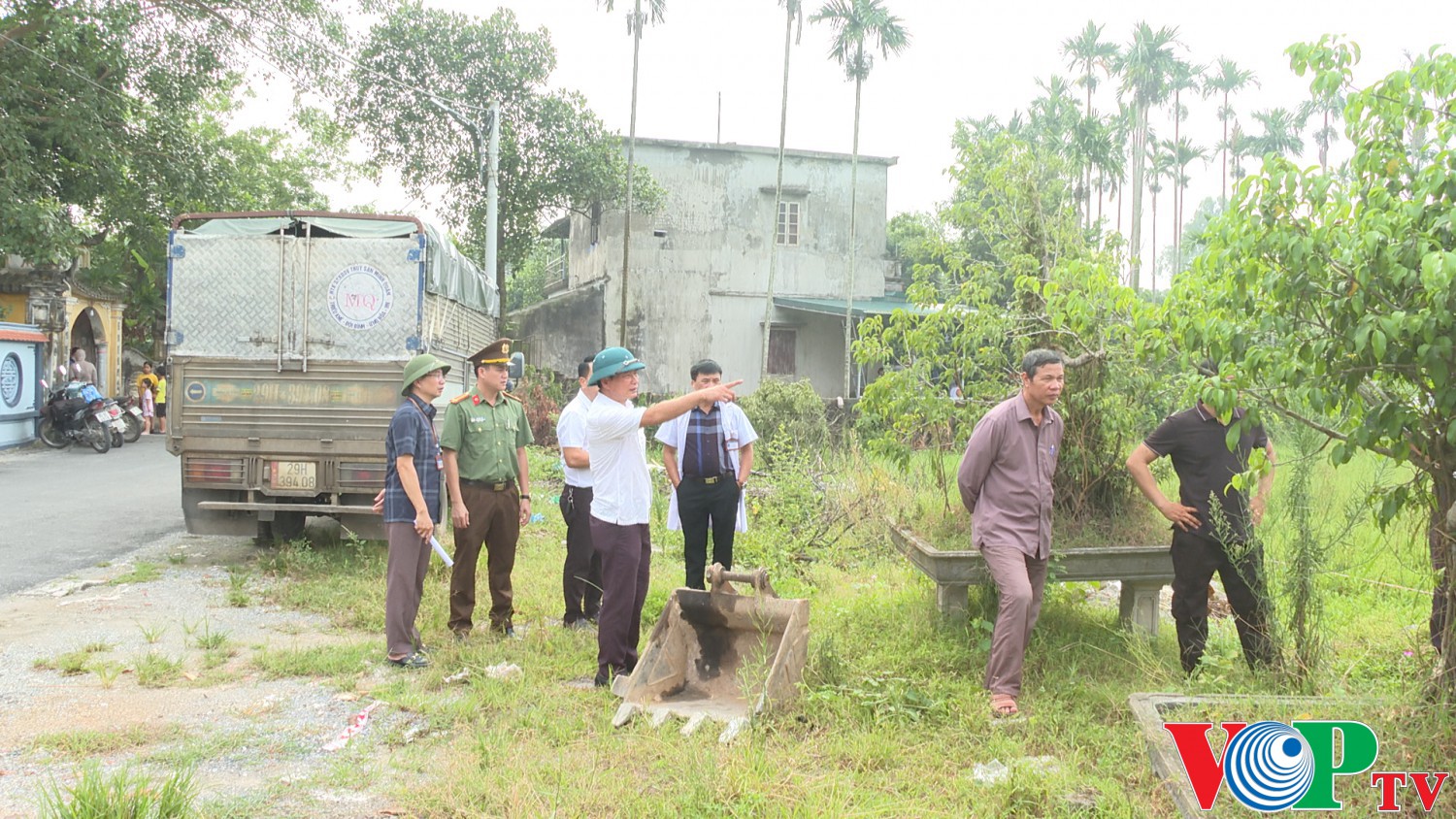 Ban thực hiện cường chế thu hồi đất Thành phố Phủ Lý tổ chức cưỡng chế thu hồi đất đối với các hộ dân do không chấp hành Quyết định thu hồi đất, không nhận tiền và bàn giao mặt bằng để thực hiện dự án