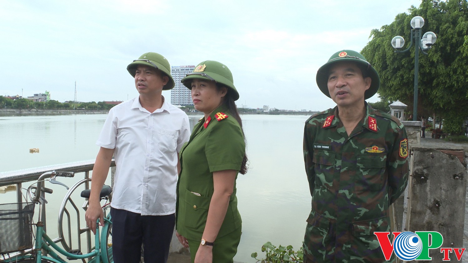 Lãnh đạo UBND thành phố Phủ Lý kiểm tra, chỉ đạo công tác phòng chống ngập úng khi lũ sông Đáy dâng cao