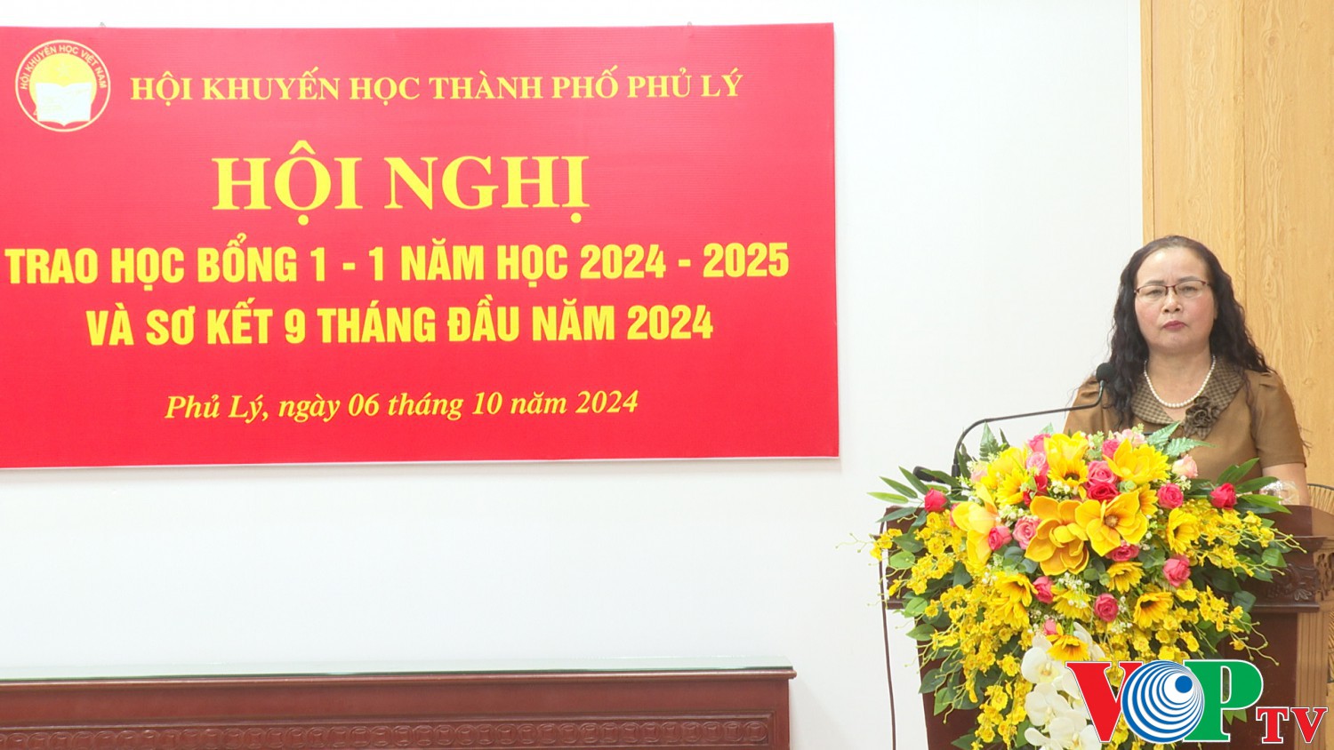 Hội Khuyến học thành phố Phủ Lý tổ chức trao học bổng 1 -1 năm học 2024 – 2025 và sơ kết 9 tháng đầu năm 2024