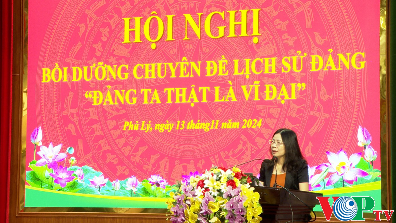 Thành ủy tổ chức Hội nghị bồi dưỡng chuyên đề lịch sử Đảng - “Đảng ta thật là vĩ đại”