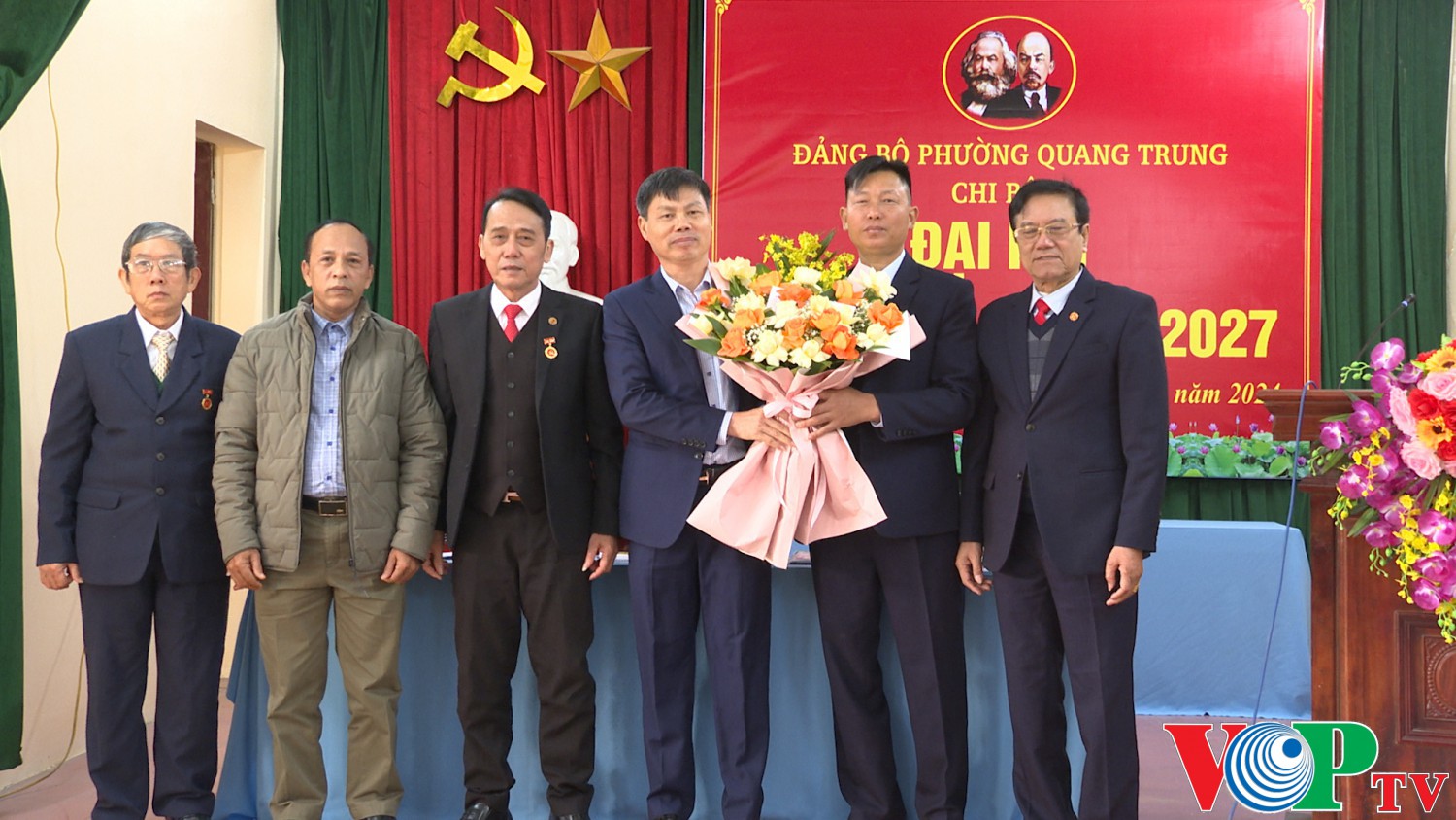 quang 00 05 22 17 Still151