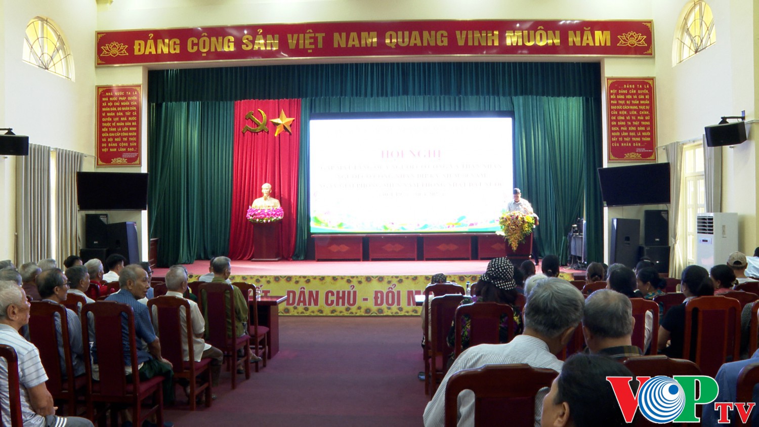 Phường Châu Sơn gặp mặt tặng quà người có công và thân nhân người có công nhân dịp kỷ niệm 50 năm ngày giải phóng miền Nam thống nhất đất nước (/304/1975- 30/4/2025)