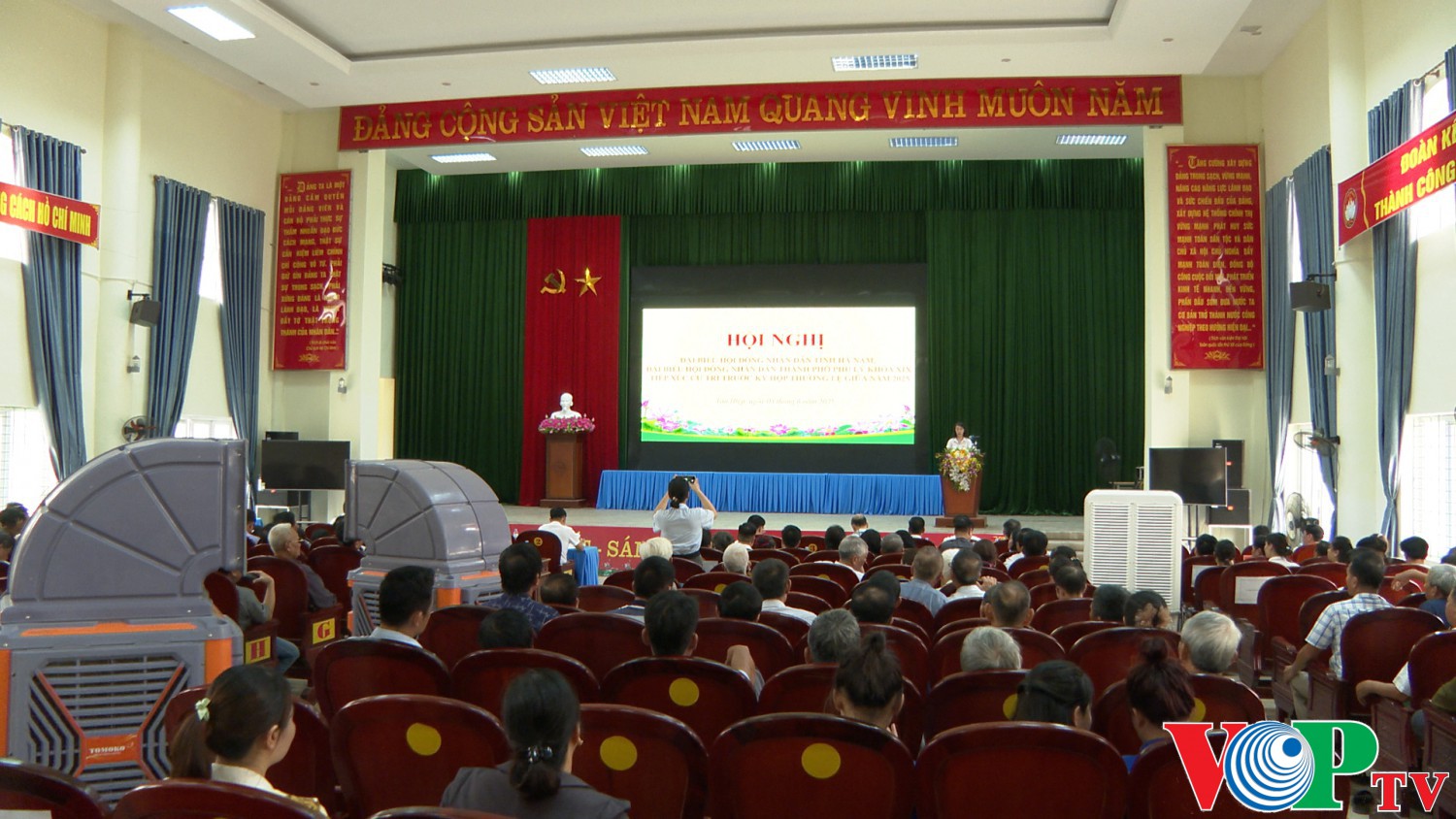 Đại biểu HĐND Tỉnh và thành phố Phủ Lý tiếp xúc cử tri trước kỳ họp thường lệ giữa năm 2025