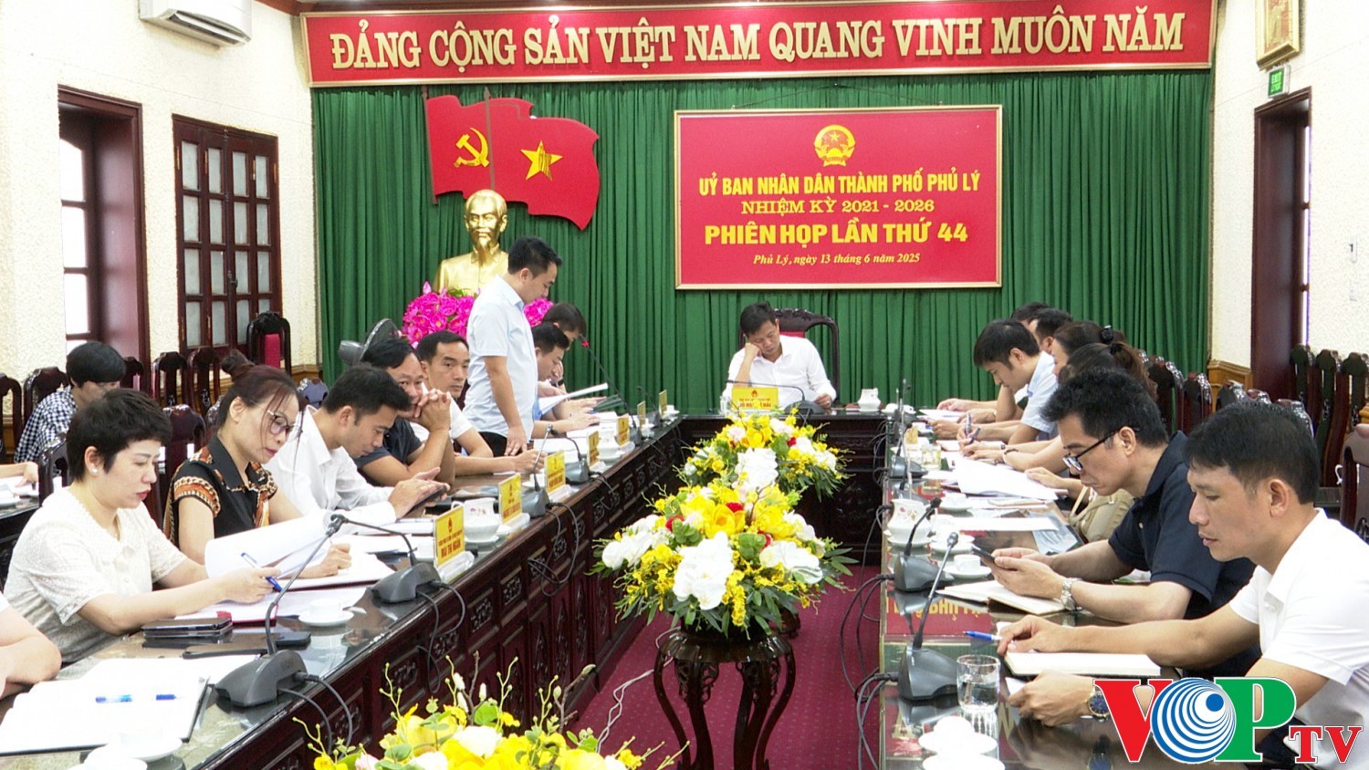 UBND thành phố Phủ Lý nhiệm kỳ 2021- 2026 tổ chức phiên họp lần thứ 44