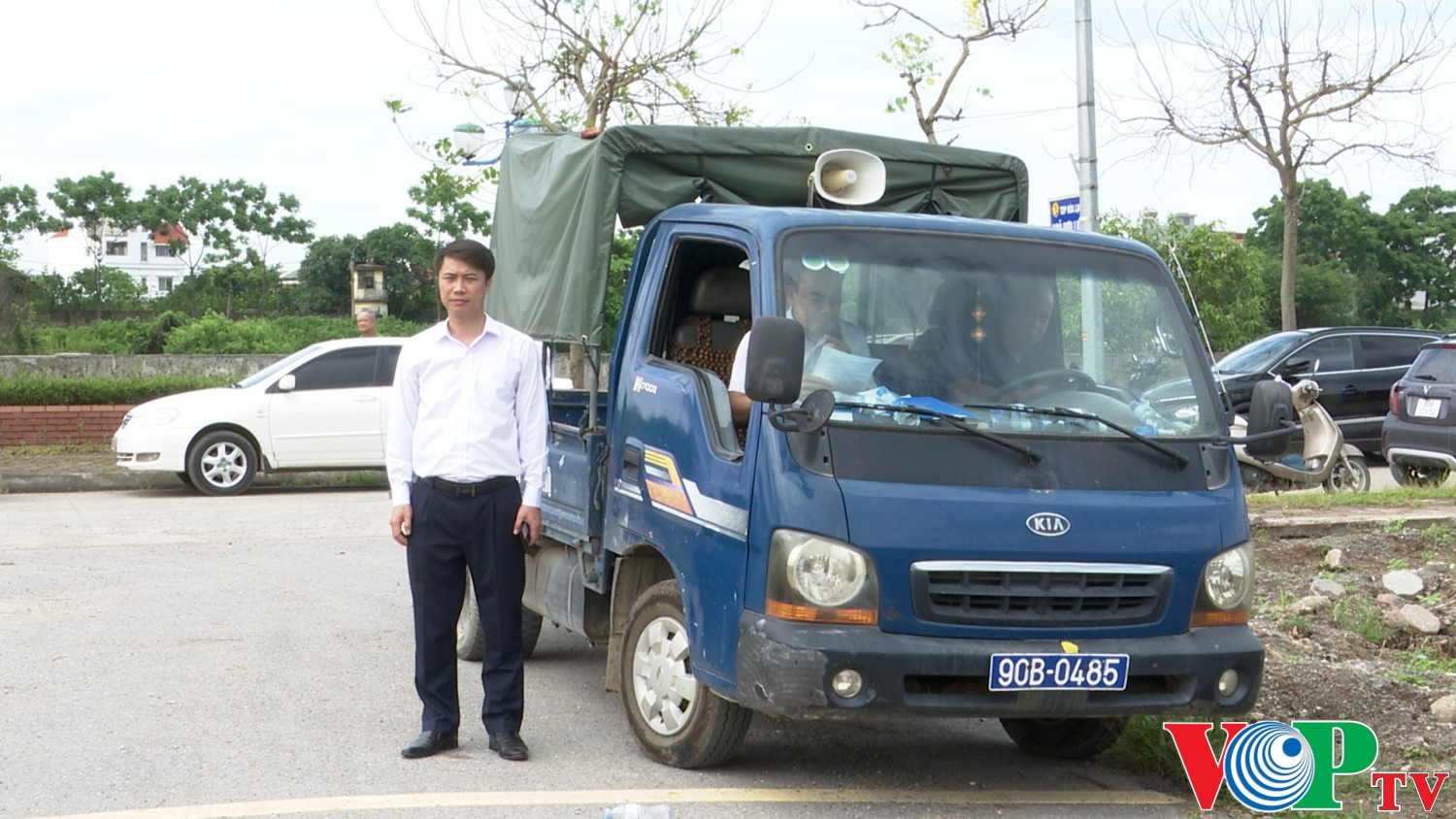 UBND phường Lam Hạ tổ chức cưỡng chế đối với các hộ vi phạm lấn chiếm đất đai thuộc phạm vi để thực hiện dự án: Khu nhà ở phường Lam Hạ, thành phố Phủ Lý