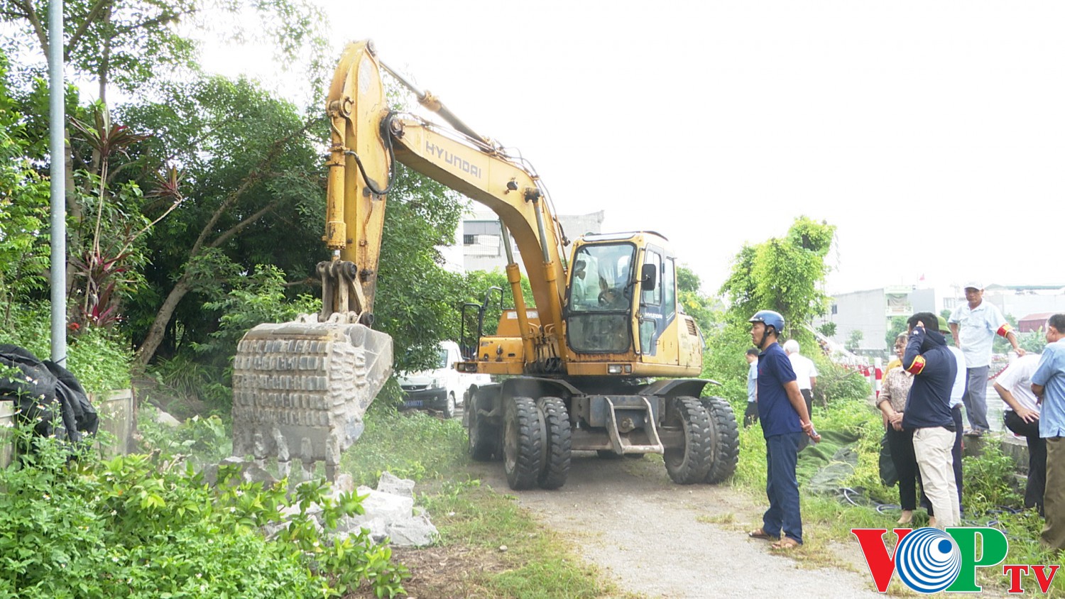 Ban cưỡng chế Thành phố tổ chức cưỡng chế thu hồi đất đối với các hộ không chấp hành quyết định của cấp có thẩm quyền để thực hiện dự án