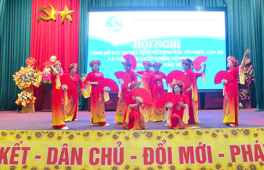 HỘI LHPN PHƯỜNG CHÂU SƠN TỔ CHỨC HỘI NGHỊ CÔNG BỐ QUYẾT ĐỊNH VỀ CÔNG TÁC TỔ CHỨC, CÁN BỘ VÀ TRIỂN KHAI NHIỆM VỤ TRỌNG TÂM 6 THÁNG CUỐI NĂM 2025