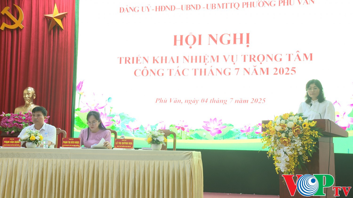 tin 00 01 52 34 Still493