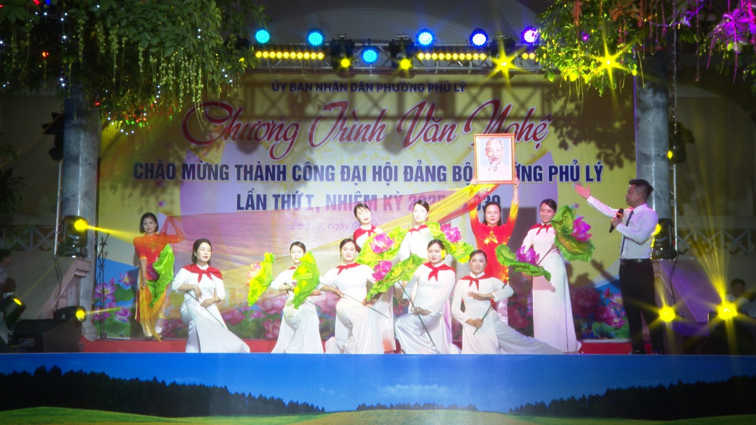 Phường Phủ Lý tổ chức Chương trình văn nghệ chào mừng thành công Đại hội đại biểu Đảng bộ phường lần thứ I, nhiệm kỳ 2025 – 2030.