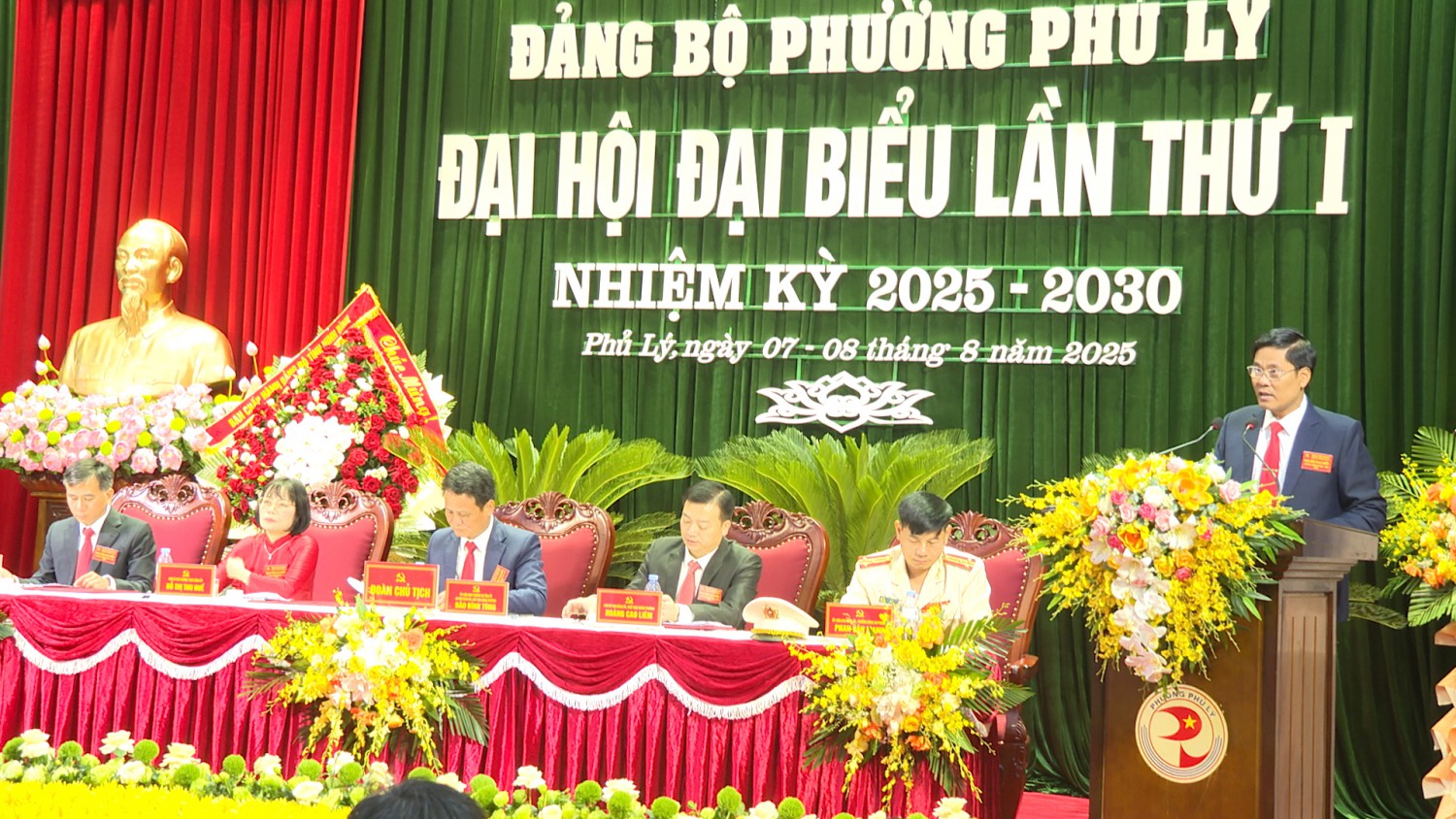 tin 00 02 23 05 Still656